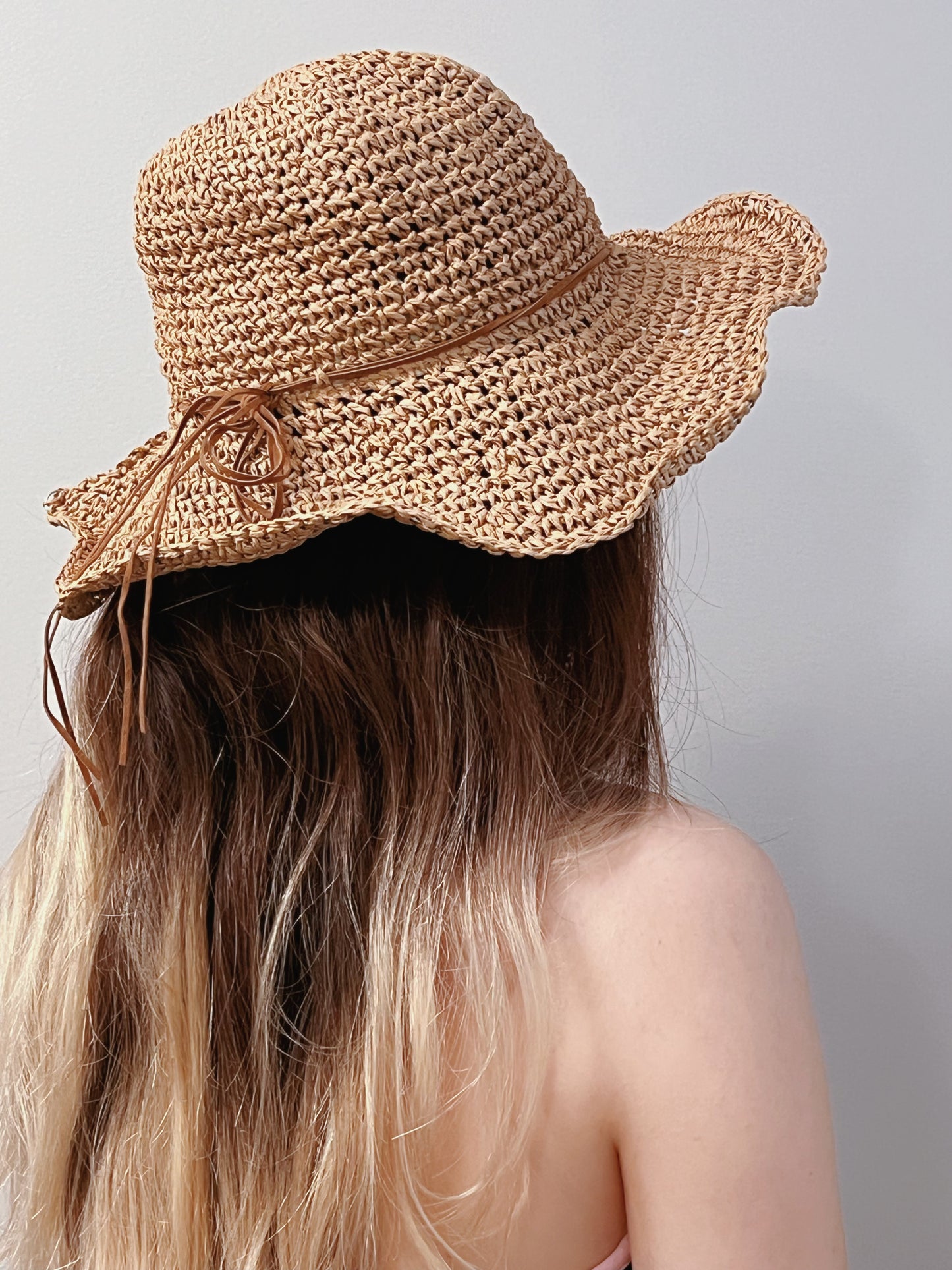 "Little String" Round Top Straw Sun Hat